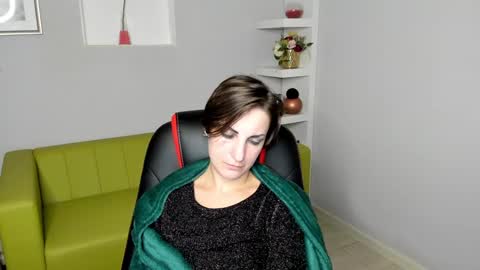 Snapshot of aurorascript chatting on 12/12/24, 04:37 Aurora online show from 12/12/24, 04:37