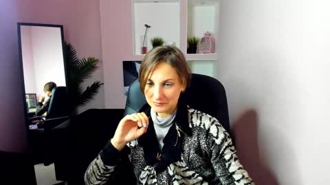 Snapshot of aurorascript chatting on 12/18/24, 07:30 Aurora online show from 12/18/24, 07:30