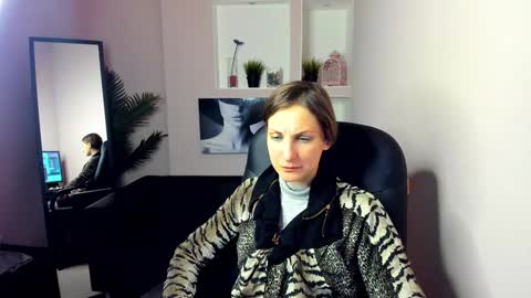 Snapshot of aurorascript chatting on 12/18/24, 11:30 Aurora online show from 12/18/24, 11:30