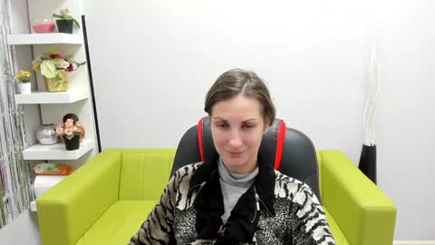 Snapshot of aurorascript chatting on 12/21/24, 03:42 Aurora online show from 12/21/24, 03:42