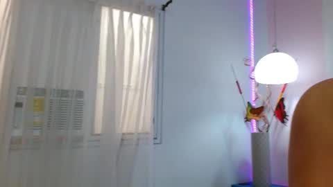 Valeria Moreau online show from 03/10/25, 04:57