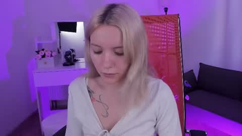 Snapshot of aurorawrenfield chatting on 07/09/26, 01:42 aurorawrenfield online show from 07/09/26, 01:42