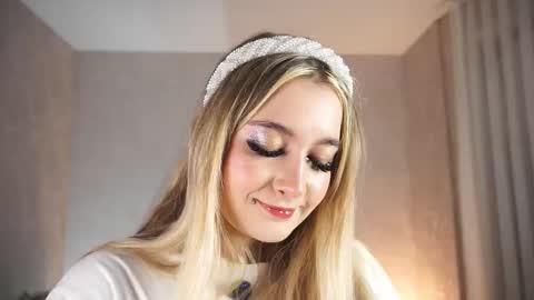 Zoe online show from 12/14/25, 05:13