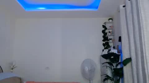 Snapshot of aus_thin02 chatting on 04/14/26, 02:17 Austin online show from 04/14/26, 02:17