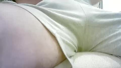 Snapshot of aussie5892 chatting on 01/28/25, 09:30 Justin online show from 01/28/25, 09:30