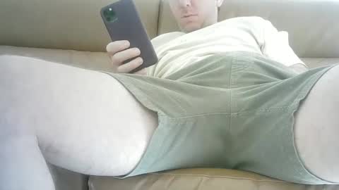 Snapshot of aussie5892 chatting on 04/23/26, 12:01 Justin online show from 04/23/26, 12:01