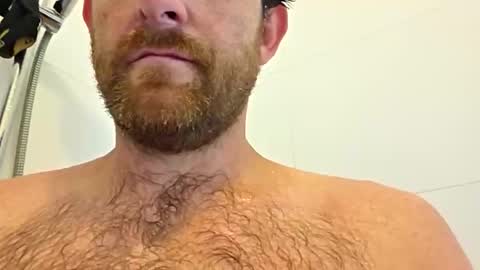 Snapshot of aussie_dadbod101 chatting on 10/21/25, 10:10 aussie_dadbod101 online show from 10/21/25, 10:10