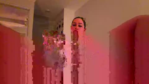 Snapshot of aussiebabeeeeee chatting on 12/19/25, 10:11 Aussie online show from 12/19/25, 10:11