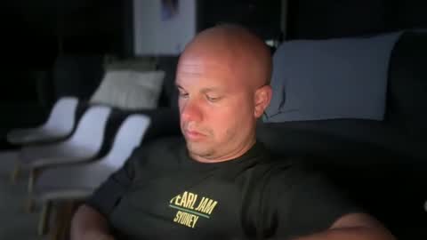 Snapshot of aussieboycal chatting on 02/19/25, 12:11 aussieboycal online show from 02/19/25, 12:11