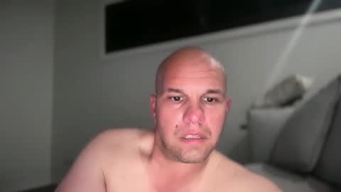 Snapshot of aussieboycal chatting on 09/12/25, 01:22 aussieboycal online show from 09/12/25, 01:22