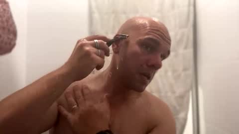 Snapshot of aussieboycal chatting on 09/27/25, 03:00 aussieboycal online show from 09/27/25, 03:00