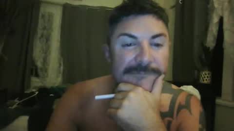 Snapshot of aussiemandon962425 chatting on 10/18/25, 02:51 aussiemandon962425 online show from 10/18/25, 02:51