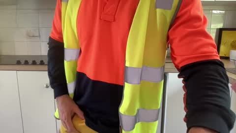 Snapshot of aussiemuscledad chatting on 03/28/26, 12:43 AussieMuscleDad online show from 03/28/26, 12:43