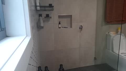 Snapshot of aussieweapon chatting on 12/22/24, 03:33 Nick online show from 12/22/24, 03:33