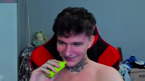 Snapshot of austen_milker chatting on 12/12/24, 04:26 Austen online show from 12/12/24, 04:26