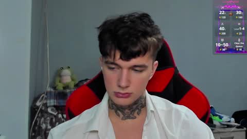 Snapshot of austen_milker chatting on 12/18/24, 04:17 Austen online show from 12/18/24, 04:17