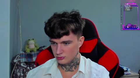 Snapshot of austen_milker chatting on 12/19/24, 07:40 Austen online show from 12/19/24, 07:40