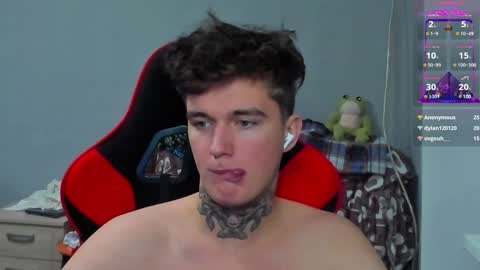 Snapshot of austen_milker chatting on 12/25/24, 09:22 Austen online show from 12/25/24, 09:22