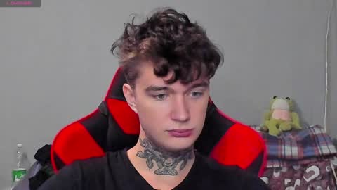 Snapshot of austen_milker chatting on 01/04/25, 03:49 Austen online show from 01/04/25, 03:49