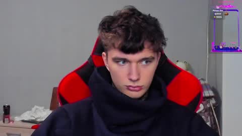 Snapshot of austen_milker chatting on 01/09/25, 03:55 Austen online show from 01/09/25, 03:55