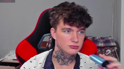 Snapshot of austen_milker chatting on 01/19/25, 03:32 Austen online show from 01/19/25, 03:32