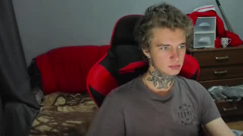 Snapshot of austen_milker chatting on 10/25/25, 08:36 Austen online show from 10/25/25, 08:36