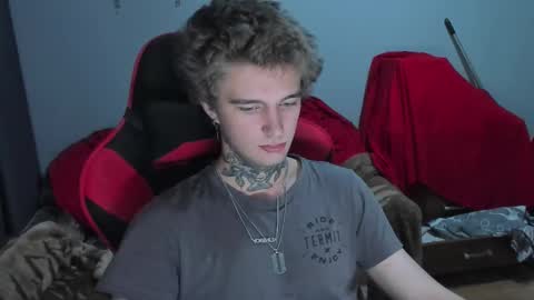 Snapshot of austen_milker chatting on 10/30/25, 06:52 Austen online show from 10/30/25, 06:52