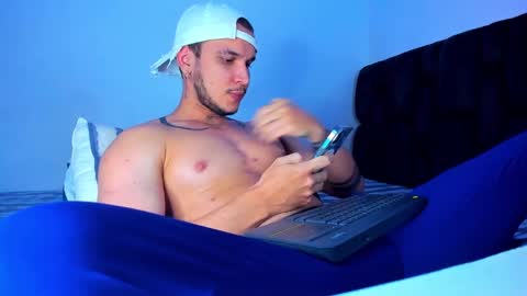 Snapshot of austin_curry chatting on 12/15/24, 06:29 A online show from 12/15/24, 06:29