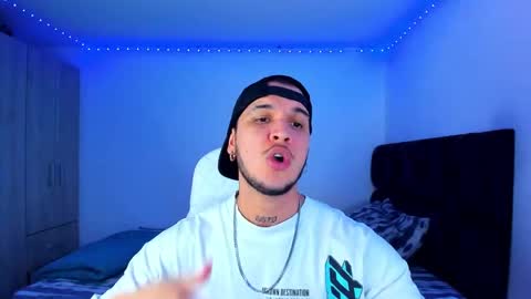 Snapshot of austin_curry chatting on 12/16/24, 12:48 A online show from 12/16/24, 12:48