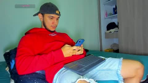 Snapshot of austin_curry chatting on 06/17/26, 02:47 A online show from 06/17/26, 02:47