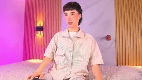 austin_rouse online show from 10/16/25, 07:04