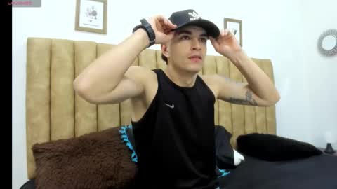 Snapshot of austinprrr chatting on 11/28/25, 04:42 austinprrr online show from 11/28/25, 04:42