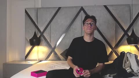 austinreeds online show from 09/24/25, 12:08