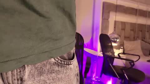 austinreeds online show from 04/26/26, 01:31