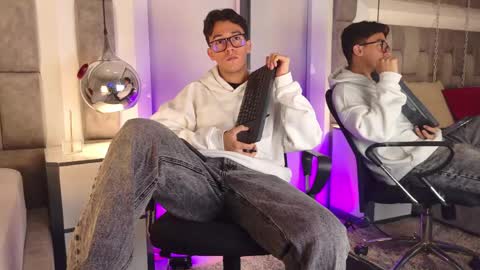 austinreeds online show from 05/19/26, 12:44