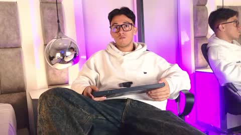 austinreeds online show from 05/31/26, 01:29