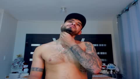 AustinTorres  online show from 12/31/24, 02:51