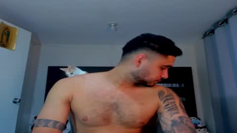 AustinTorres  online show from 01/05/25, 02:17