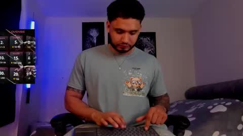 Snapshot of austintorres_ chatting on 02/02/26, 01:04 AustinTorres online show from 02/02/26, 01:04