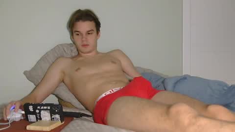 Snapshot of auston_r1ch chatting on 12/22/24, 10:47 Auston 3 online show from 12/22/24, 10:47
