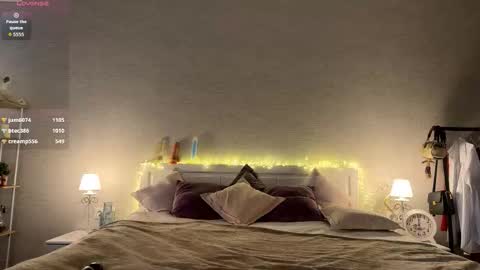 Snapshot of autumnroginson chatting on 03/07/26, 01:08 Annie online show from 03/07/26, 01:08