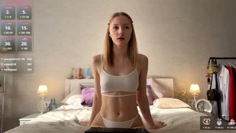 Snapshot of autumnroginson chatting on 03/14/26, 01:05 Annie online show from 03/14/26, 01:05