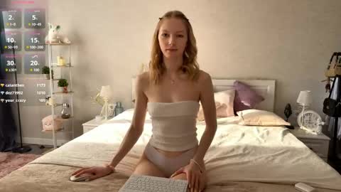 Snapshot of autumnroginson chatting on 03/22/26, 01:14 Annie online show from 03/22/26, 01:14