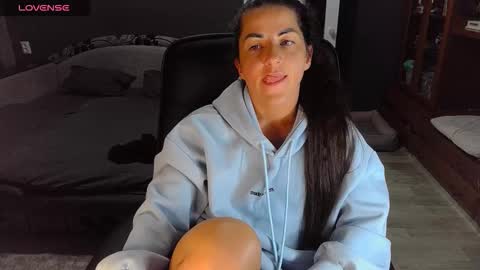 Snapshot of ava__doll chatting on 09/18/25, 04:09 Ava online show from 09/18/25, 04:09