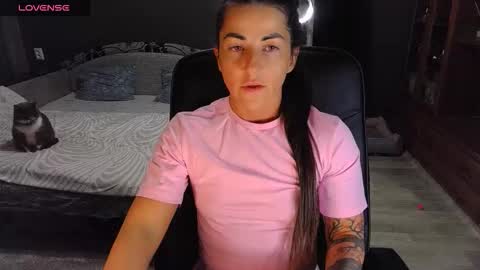 Ava online show from 11/11/25, 06:19