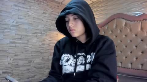              online show from 02/04/25, 02:17