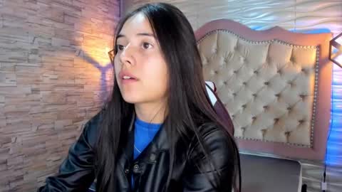              online show from 02/06/25, 02:33