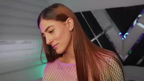 Snapshot of ava_fontana2 chatting on 09/17/25, 10:44 Ava Fontana online show from 09/17/25, 10:44