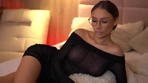 Ava online show from 02/19/25, 03:50