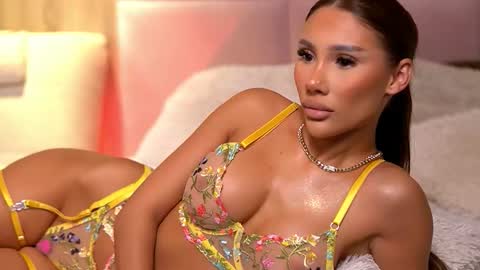 Ava online show from 09/14/25, 10:42